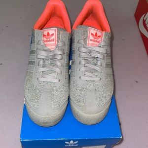 Women’s Adidas Samoa